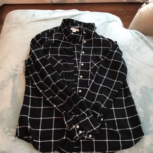 Medium black and white women’s button up